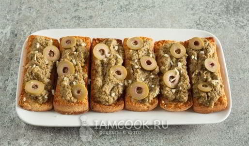 брускетта с оливковой пастой