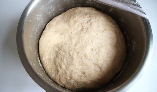 бургер с креветками и голубым сыром