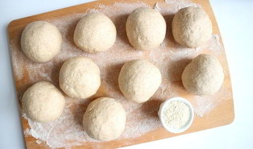 бургер с креветками и голубым сыром