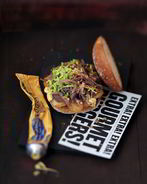 Бургер с утиными ножками конфи