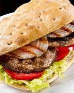 Бургеры на гриле с портобелло, розмарином и рукколой