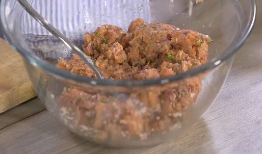 бургеры с семгой и огурцом