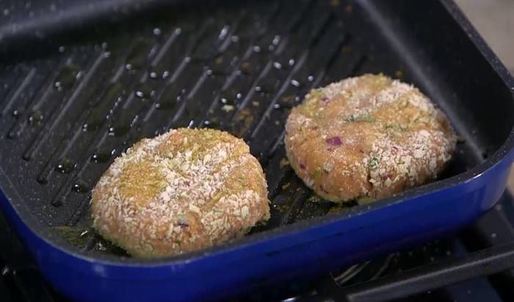 бургеры с семгой и огурцом