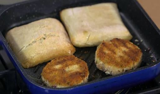 бургеры с семгой и огурцом