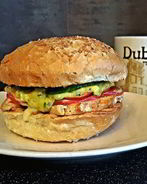 Чикенбургер с голландским соусом