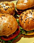 Домашние бургеры дон бекон с куриными рублеными котлетами