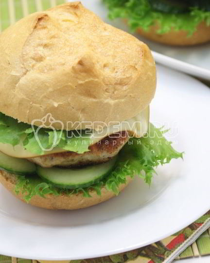 Рецепт домашних гамбургеров с куриной котлетой