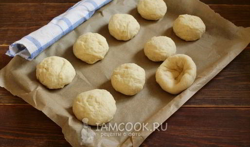 дрожжевые булочки с кунжутом для домашних бургеров