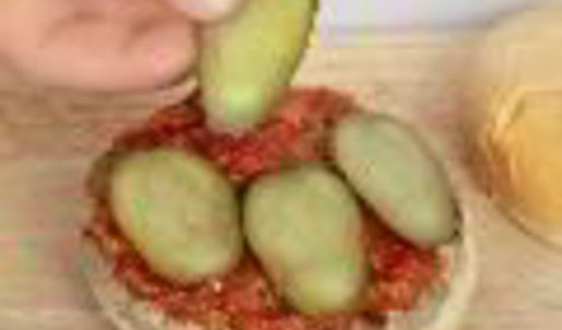 гамбургер с картошкой