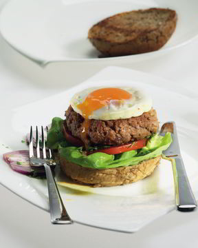 Гамбургер с соусом тартар