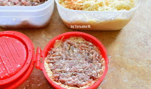 картофельные бургеры с мясной начинкой