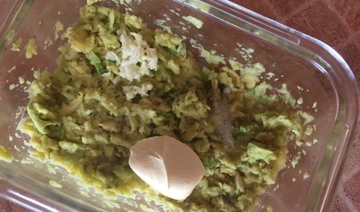 бутерброд с авокадо