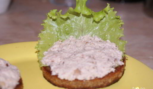 бутерброд с куриной начинкой