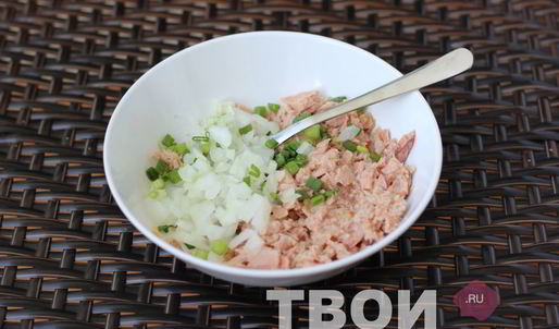 бутерброд с тунцом