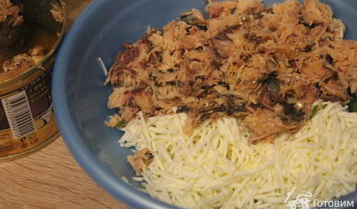 бутерброды на крекерах с сардинами