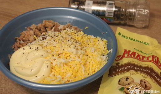 бутерброды на крекерах с сардинами