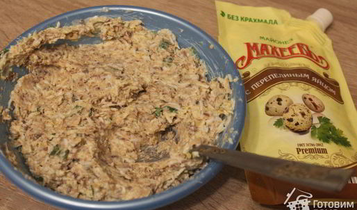 бутерброды на крекерах с сардинами