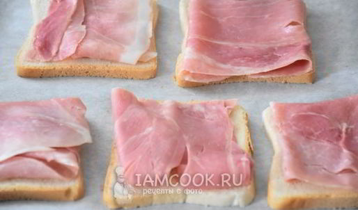 бутерброды с ананасом, ветчиной и сыром