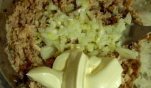 бутерброды с паштетом и огурцом