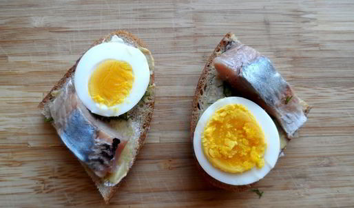 бутерброды с селедкой