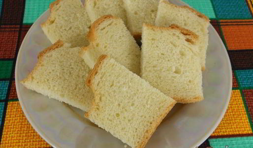 бутерброды с зеленым маслом и слабосоленой семгой