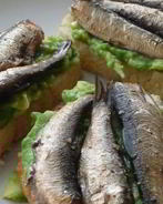 Бутерброды со шпротами