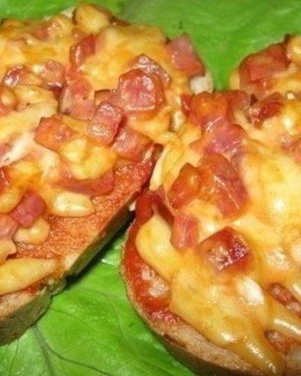 Рецепт быстрых горячих бутербродов с сосисками