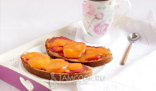 горячие бутерброды с колбасой