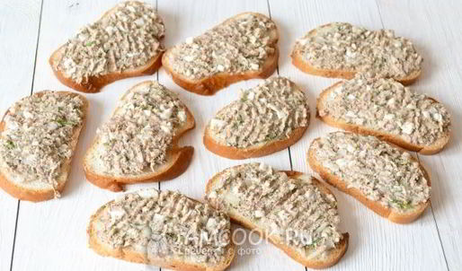 горячие бутерброды с сайрой