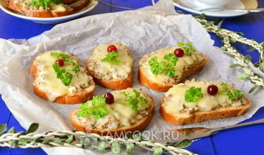 горячие бутерброды с сайрой