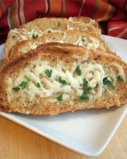 Рецепт горячих бутербродов с сыром и чесноком