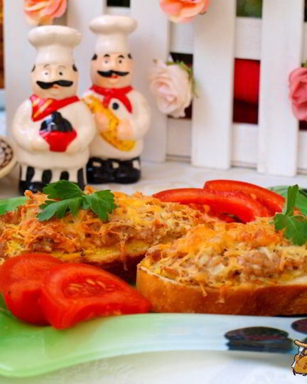 Рецепт горячих бутербродов с тунцом