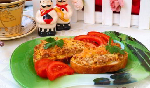 горячие бутерброды с тунцом