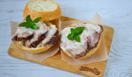 горячий бутерброд со свининой