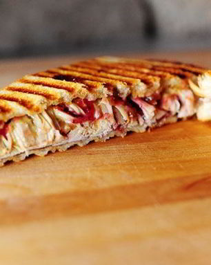 Швейцарский бутерброд с индейкой