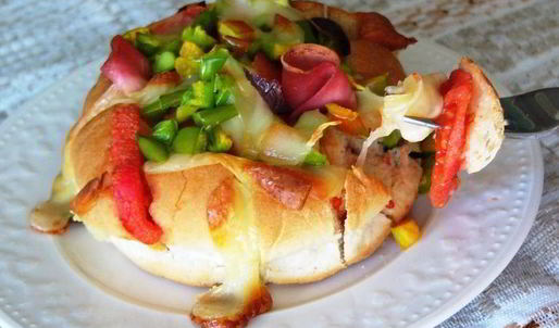 запеченный бутерброд из хлебной булочки