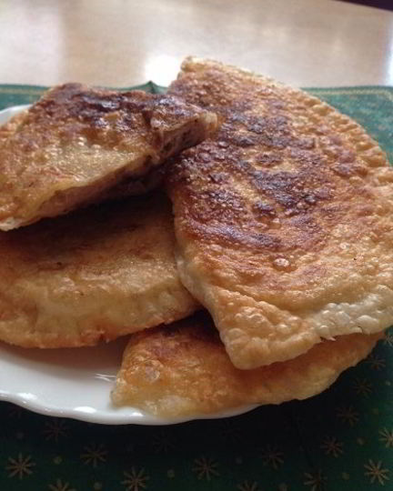 Рецепт чебуреков из слоеного теста