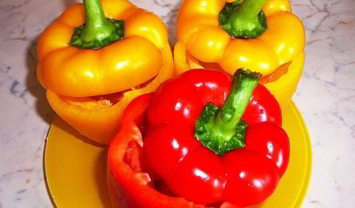 фаршированные болгарские перцы с томатным соусом