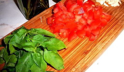 фаршированные болгарские перцы с томатным соусом