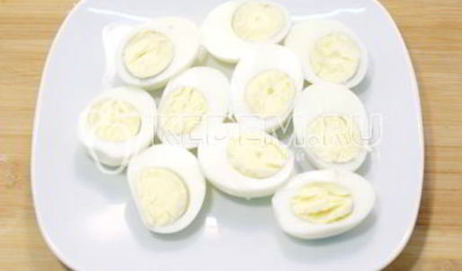 яйца фаршированные икрой