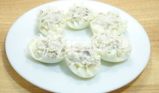 яйца фаршированные сельдью