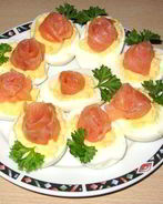 Яйца, фаршированные семгой
