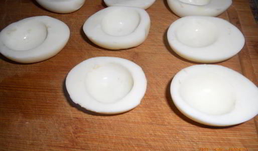 яйца фаршированные тунцом