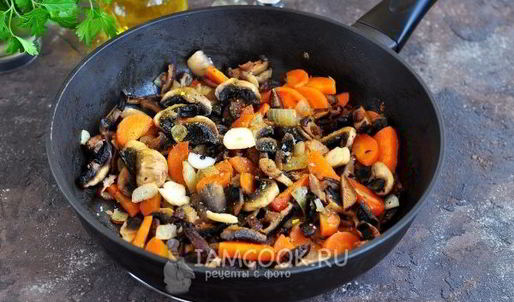 грибная икра из сушеных и свежих грибов