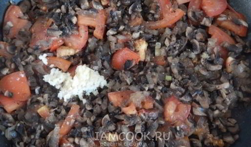 грибная икра с помидорами