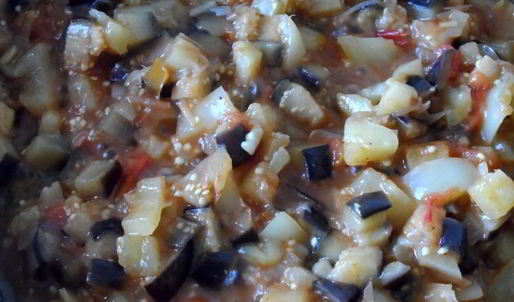 икра из баклажанов с болгарским перцем и чесноком