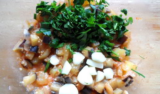 икра из баклажанов с болгарским перцем и чесноком