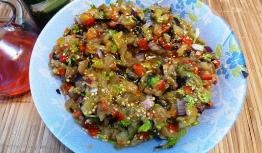 икра из запеченных овощей с оливками и каперсами