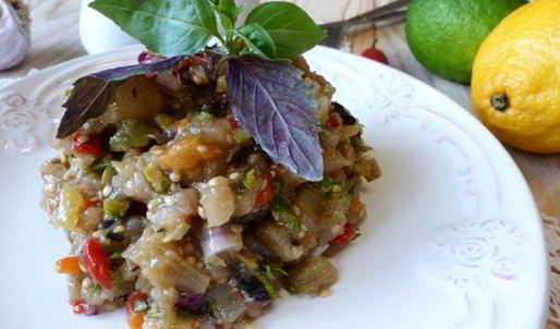 икра из запеченных овощей с оливками и каперсами