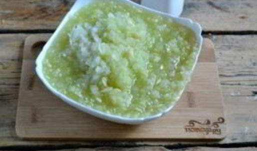 кабачковая икра с майонезом и мивиной